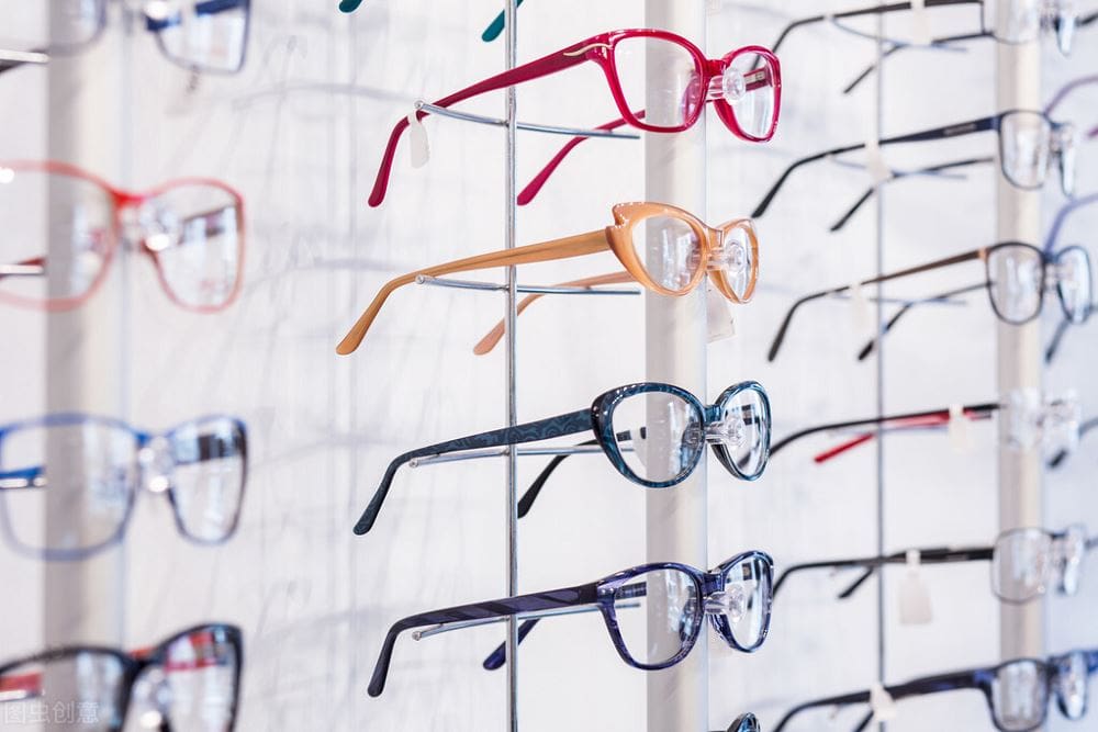 眼镜店行业的市场情况如何，新人入行需要注意什么