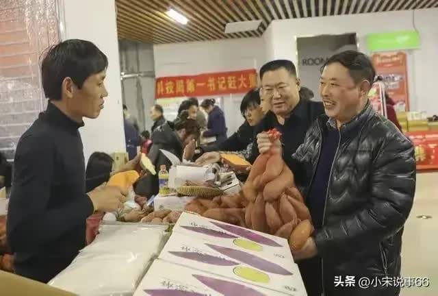 今天街头遇到一个新骗局，差点被骗倾家荡产，希望大家提高警惕，我差点被骗的裤衩都不剩。_街头新骗局曝光！我差点被骗得倾家荡产，亲身经历，希望大家引以为戒！