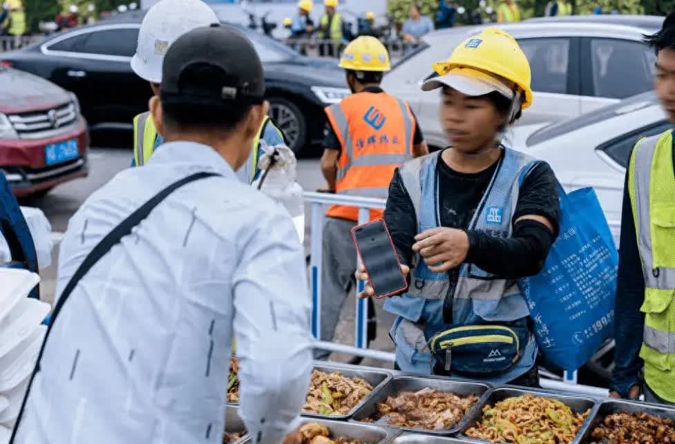 颠覆传统！50岁新起点：3000元起航，两大暴利小生意，收益超乎想象，打工不再是唯一出路！