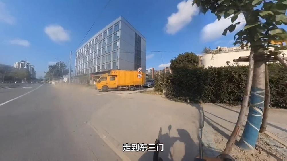 上海街头的逆行者：#外卖小哥的流浪骑士传奇