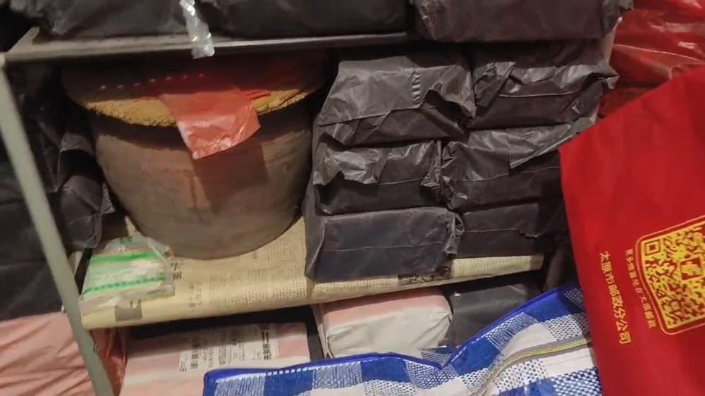 三十而立再启航！喜提俩敞篷跑车，创业摆摊新征途，宝子们速来献策共赴财富盛宴！