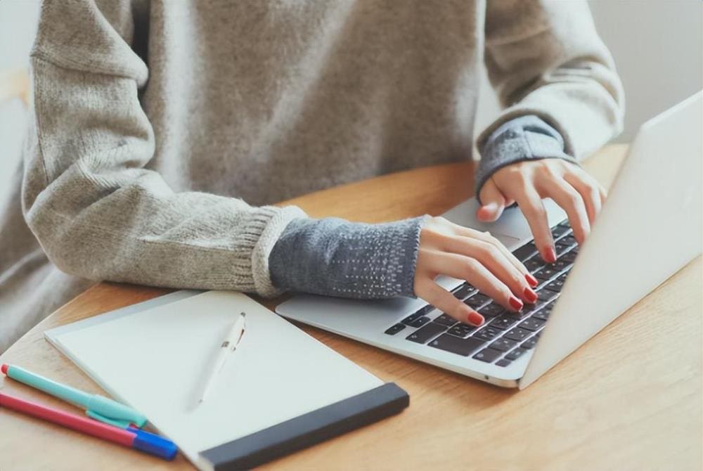 第四点:要善于与粉丝互动和沟通_33岁全职主妇亲身试水,揭秘在家做自媒体也能轻松赚钱的秘密!