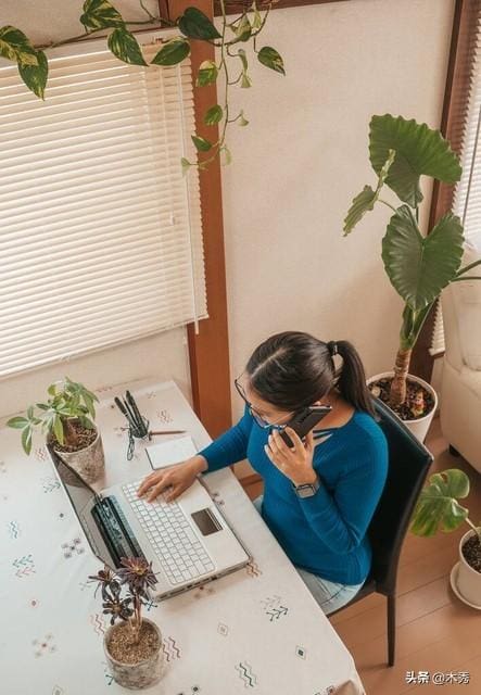 告别朝九晚五!揭秘那些在家就能做的赚钱工作,让生活更自由更精彩!