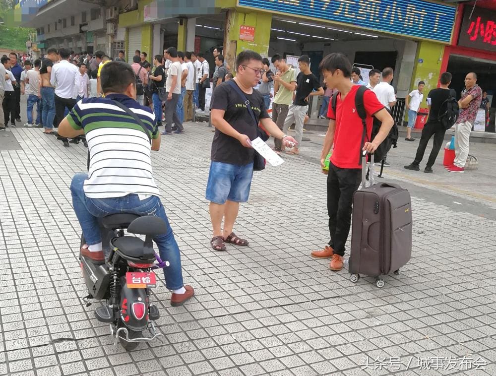 探秘深圳临时工江湖！日结保安VS工厂小时工，收入大比拼，你选哪一边？