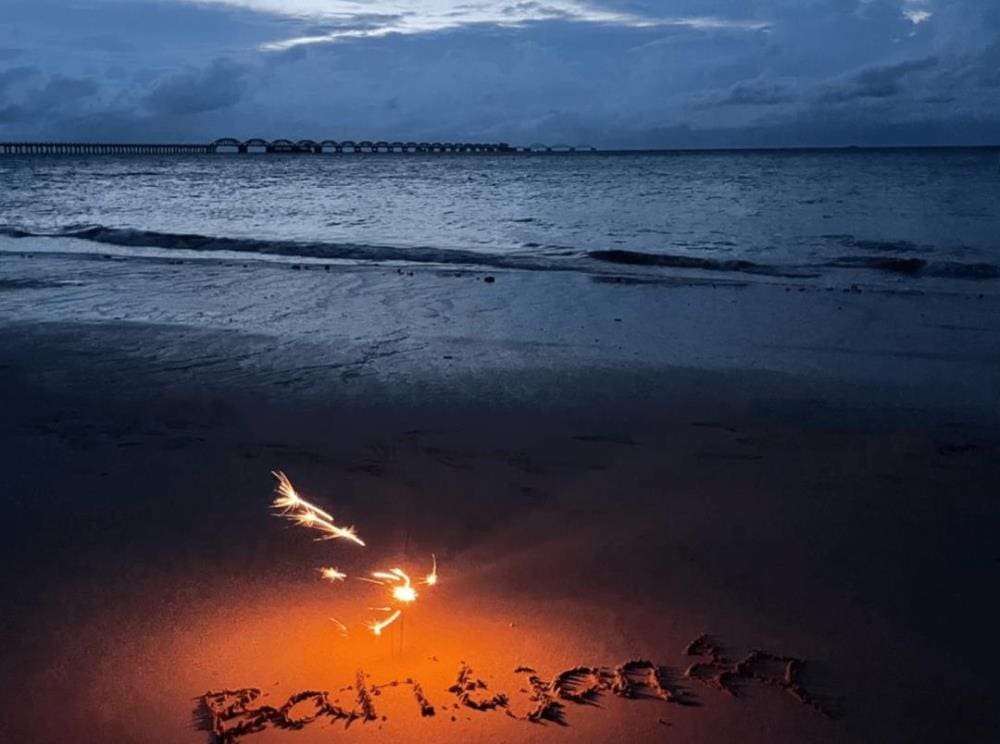 海边代写新职业！月入一万多，揭秘我的独特赚钱之道！