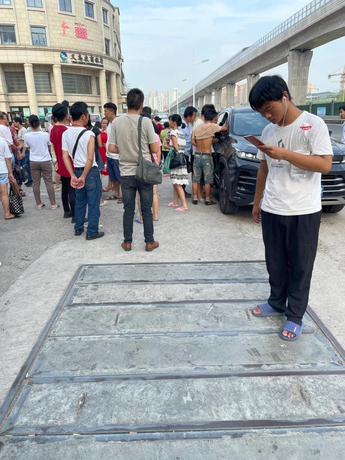 揭秘浙江义乌临时工生活！运气爆棚，一天轻松赚三四百！