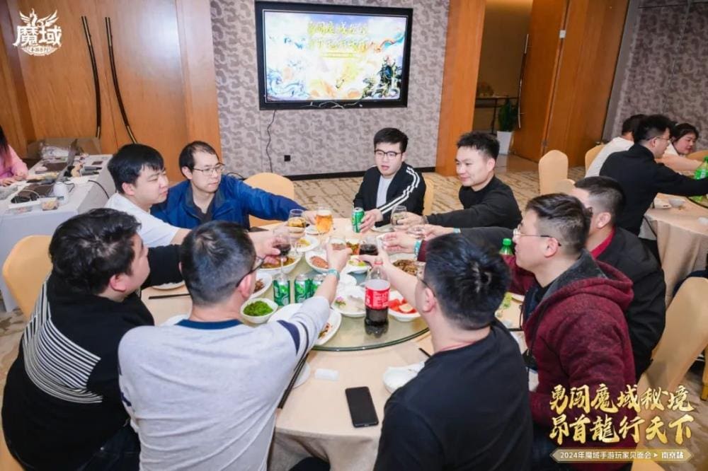 搬砖党必看！三款必备游戏推荐，《魔域手游》成搬砖新宠，助你轻松赚钱！