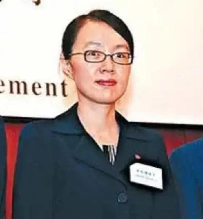 惊天揭秘！最神秘女首富陨落，掌控十大烟厂身价巨万，发家之谜随查案浮出水面！