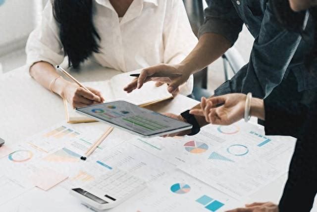 速成致富秘籍！揭秘如何快速赚钱，让你财富增长步入快车道！