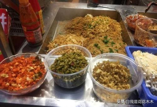 摆地摊挣大钱的九大技巧_地摊创业秘籍大公开！揭秘最赚钱地摊商品与九大盈利绝技，助你轻松月入过万！