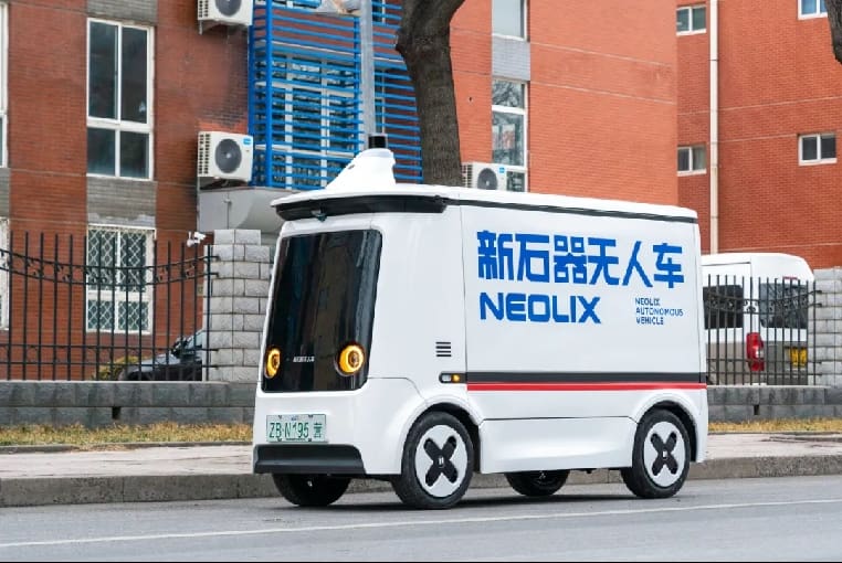 拿了国内最多的无人配送赛道牌照，无人配送规模化时代到来 _新石器无人车引领未来出行！6亿C轮融资成功，斩获近万台头部客户订单，创新科技再提速！