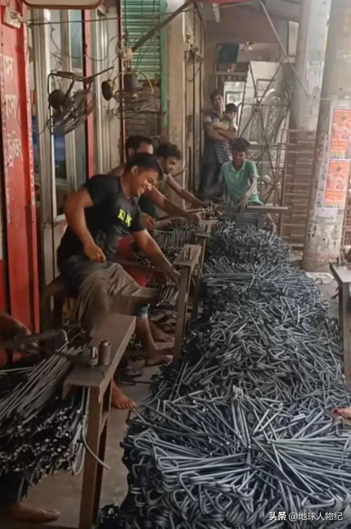 河南男子孟加拉打工亲历：当地生产力惊人落后，五人竟干一人活！