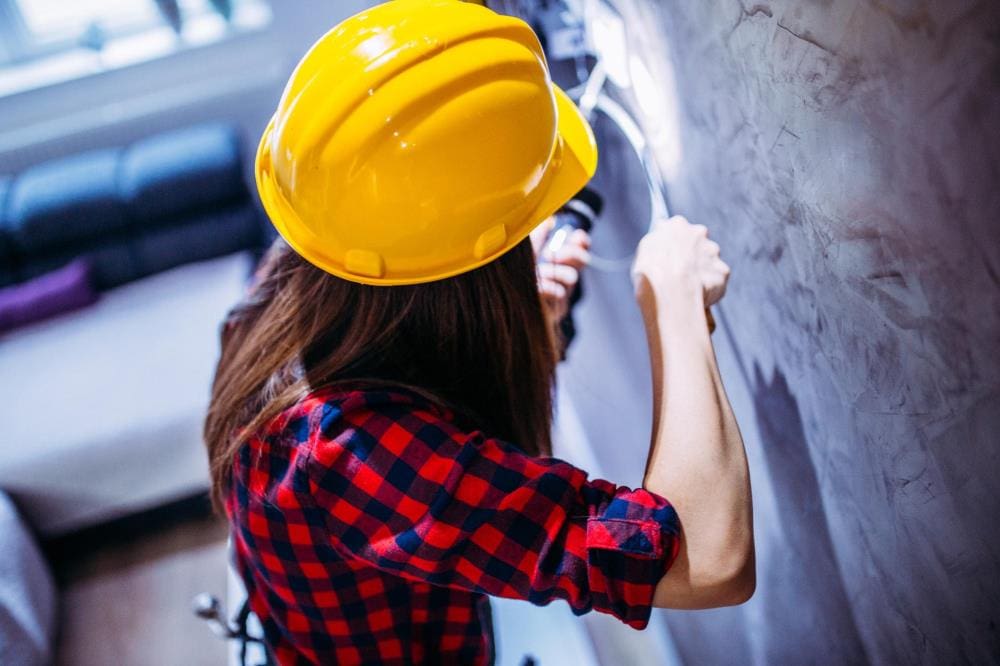 英国小姐姐不走寻常路！搬砖小工变身抖音网红，活出真我风采！