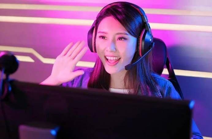 零基础秒变自媒体高手！四步快速入门，抓住机遇，月入过万不是梦！