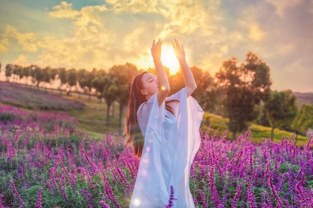 头条创作枯竭？别怕，我教你解锁无限素材宝藏，让灵感如泉涌！