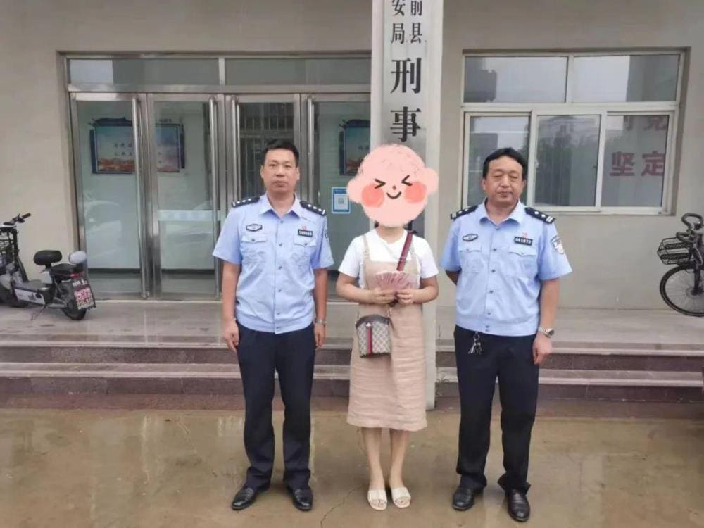 警惕！下载APP做任务就能赚钱？濮阳一人被骗27000余元..._陷阱预警！下载APP做任务赚快钱？濮阳市民不慎掉坑，27000元打水漂！