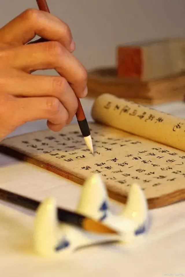 头条抄书为何风靡全网？深度剖析背后的秘密！独特性与深度内容，打造阅读新风尚！