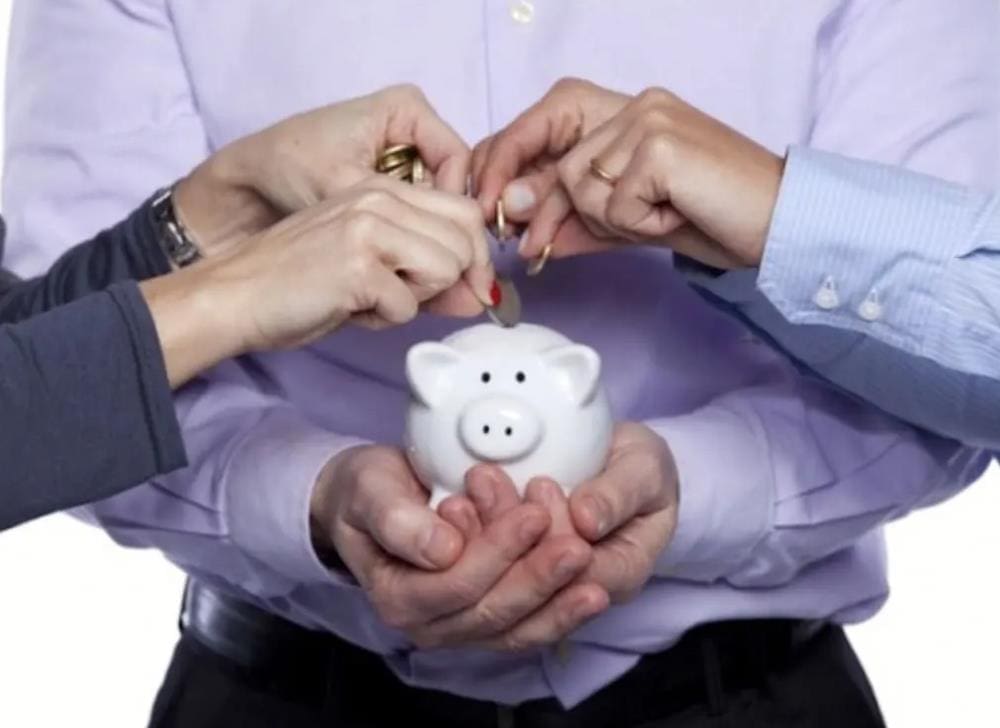 震撼揭秘！成为百万富翁的另类捷径，一夜暴富的骚操作大公开！