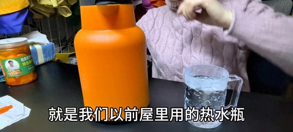 颜值爆表，实力在线！这款亲民保温壶，大容量24小时长效锁温，性价比之王！