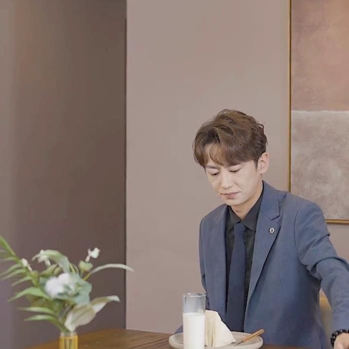 独家放送！《七年深情一朝尽》全集震撼上线，每日更新不停歇，精彩好剧等你追不停！关注我，不错过任何一丝情感波澜！