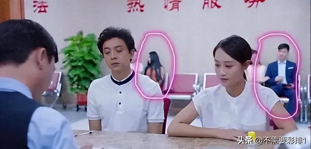 1.如果你觉得生活有些无聊，缺少乐趣，那么关注我就对了！这里每天分享搞笑动图，希望能给大家带来轻松愉快的心情，一定要看到最后哦！_深度剖析！成年人世界的复杂交织，揭秘两对背后隐藏的惊人真相，信息量爆棚！