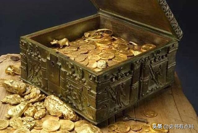 惊天大发现！农民修房意外挖出巨额宝藏，500枚金币+200公斤金块，上交国家喜获千万大奖！