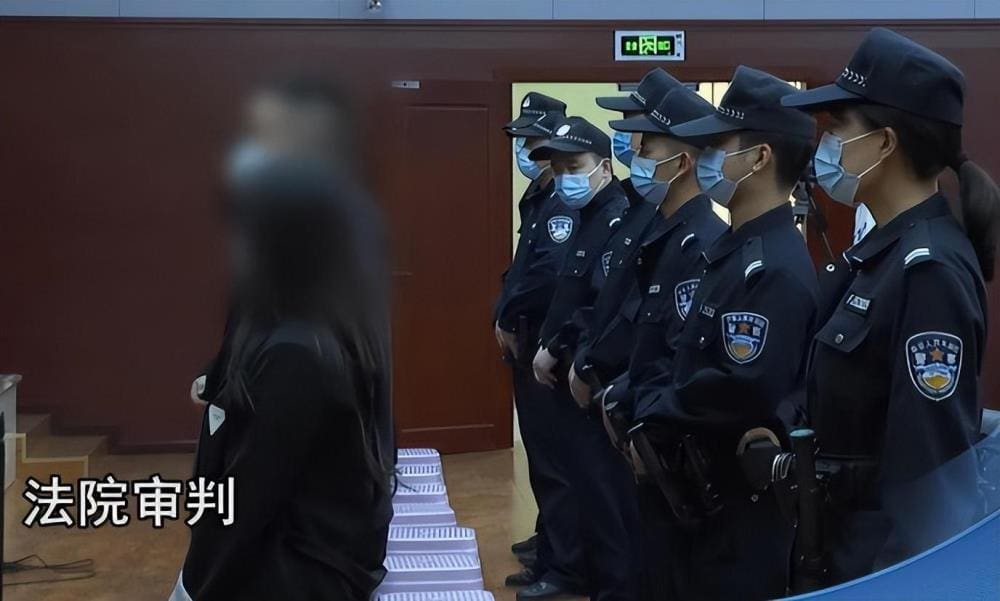 震惊！四川小伙不上班，全款豪置4套房，日入500万！家中奢牌堆积，揭秘他的非凡人生！