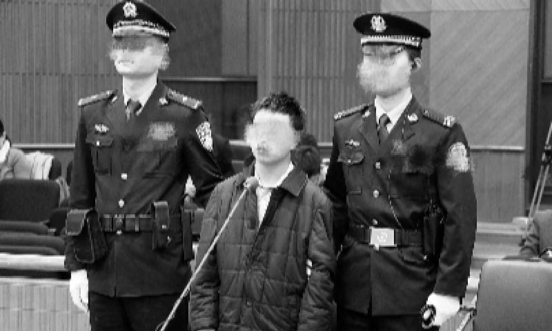 京城奇闻！男子意外解锁支付漏洞，轻松提取1300万巨款，慷慨解囊400万作为女主播小费，震惊全网！